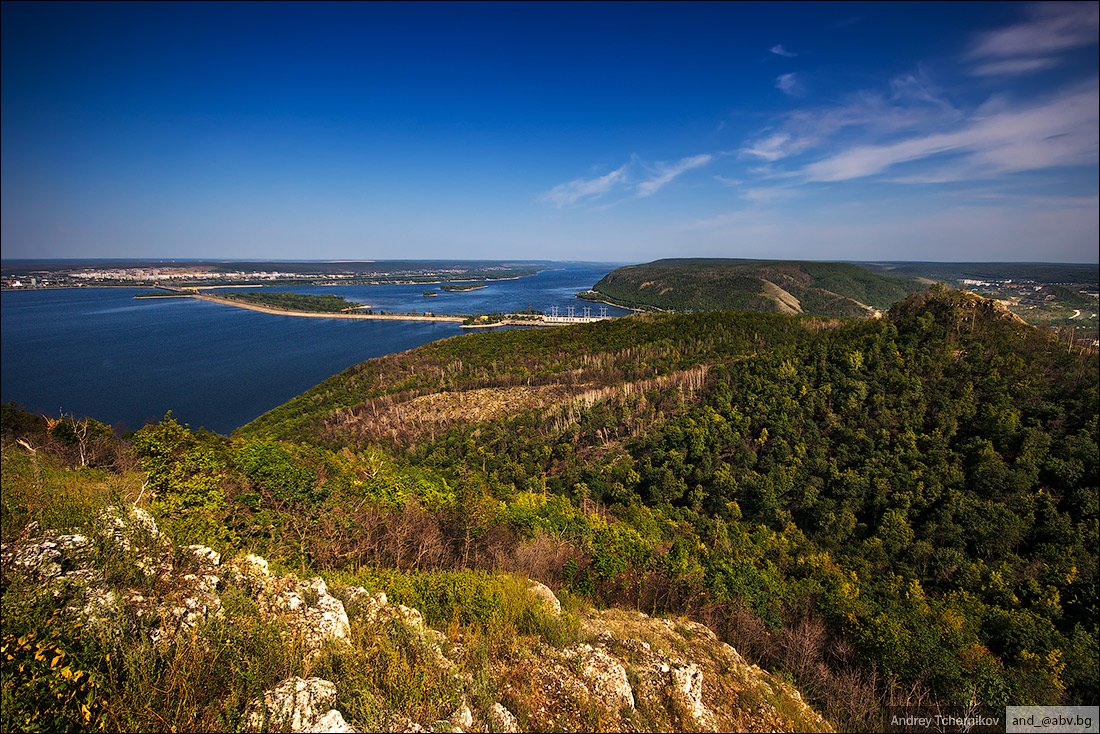 Вид на волгу самара. Тольятти Волга Жигулёвские горы. Тольятти природа Жигулевские горы. Волга река Жигулевские горы.