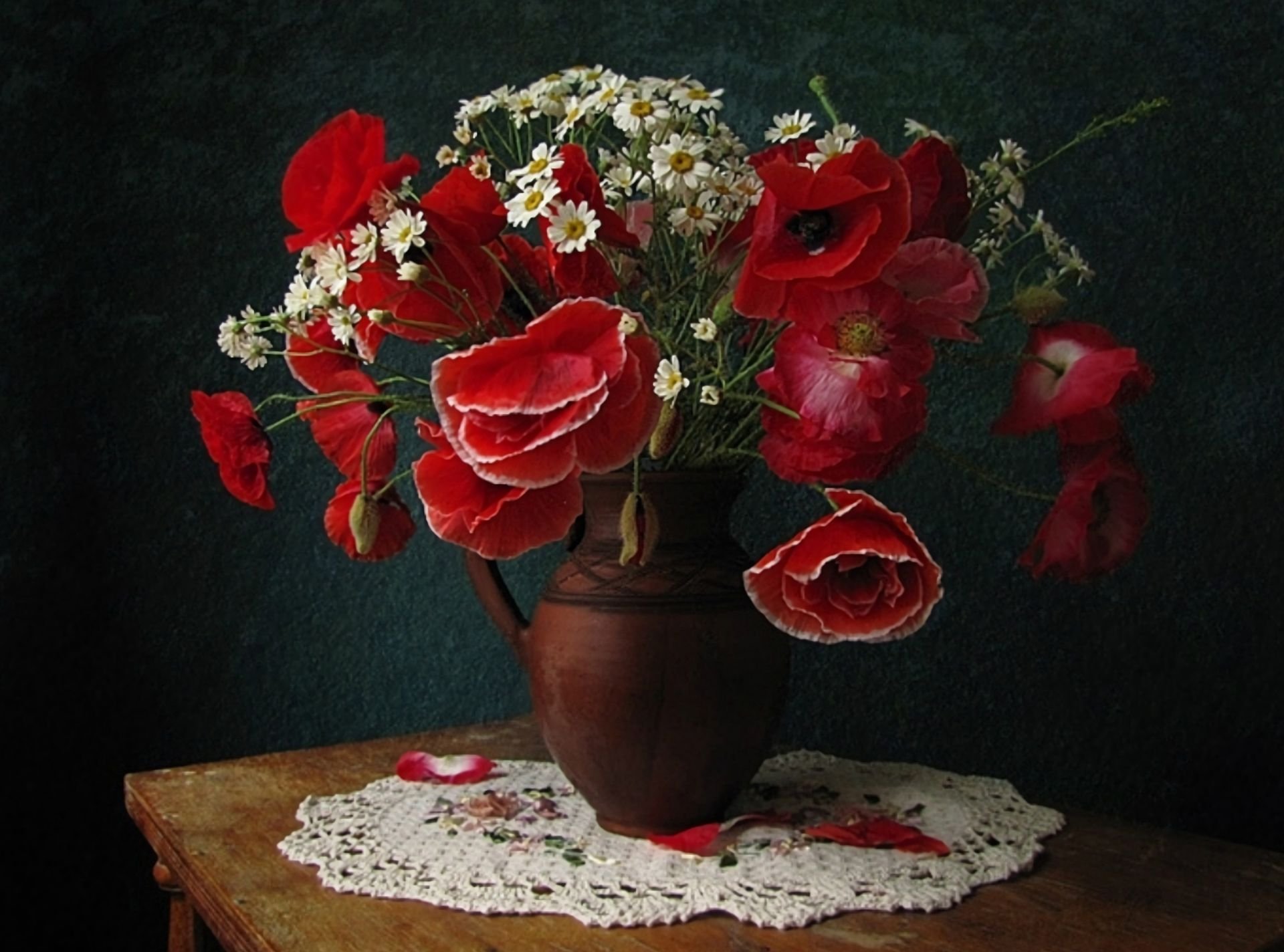 Розы букет вечер. "Букет с маками", Родригес Хосе. Натюрморт с цветами. Натюрморт ваза с цветами.