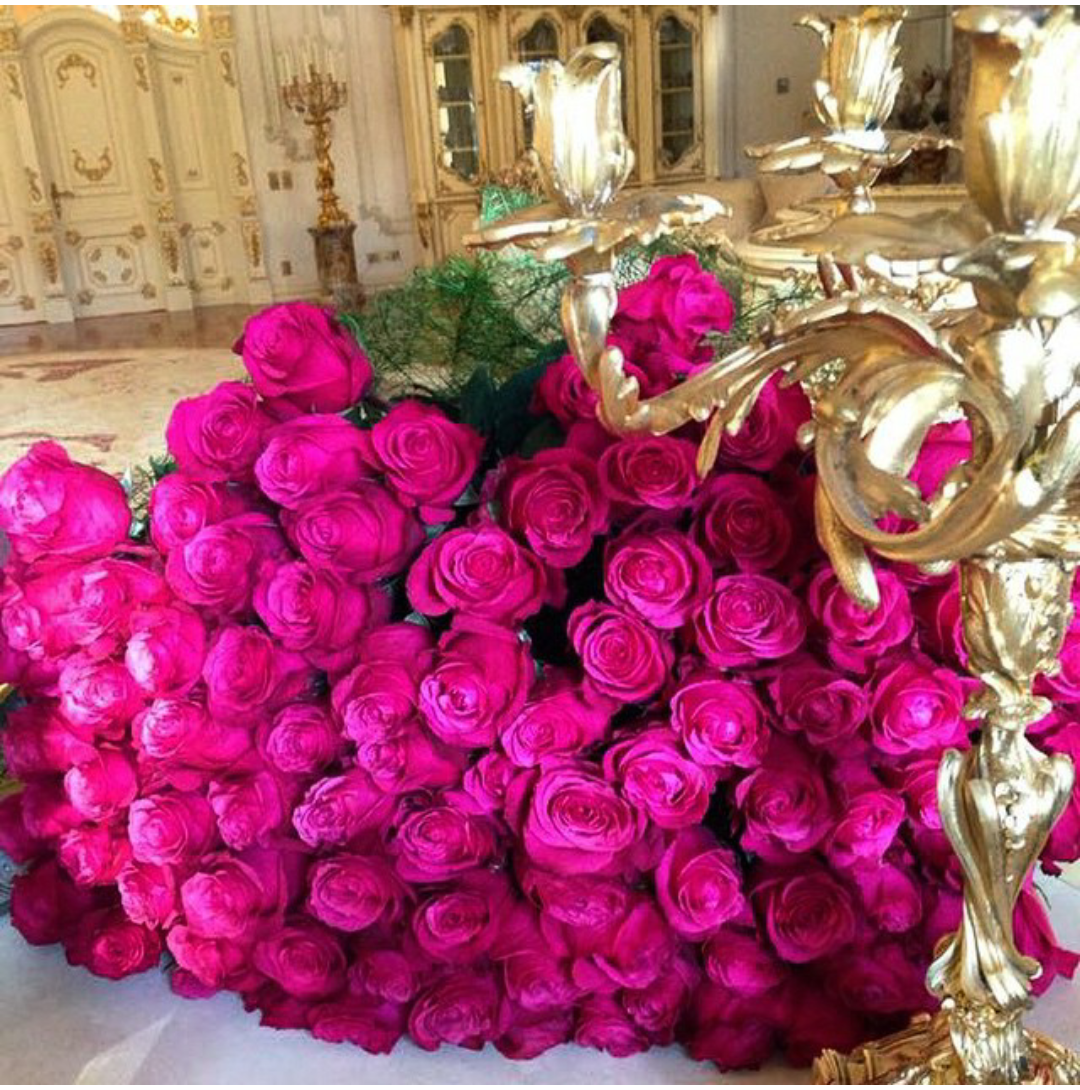 Https mycdn me image. Букет шикарный. Шикарные цветы. Шикарный букет роз. Красивые большие букеты.