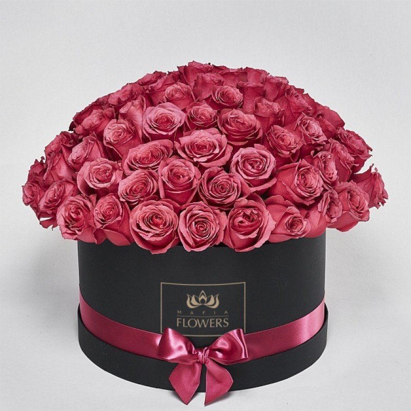 Картинка коробка с цветами. Цветы в коробке. Розы в коробке. Красивый букет цветов в коробке. Шикарный букет в коробке.