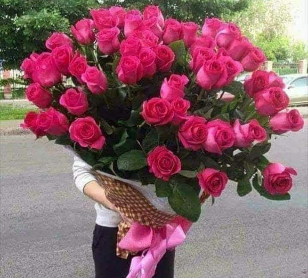 Букет цветов красивый для девушки. Самый красивый букет цветов для девушки. Дарит цветы. Красивые букеты цветов для вас. Видео вам просили передать