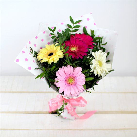 Небольшие букеты из цветов