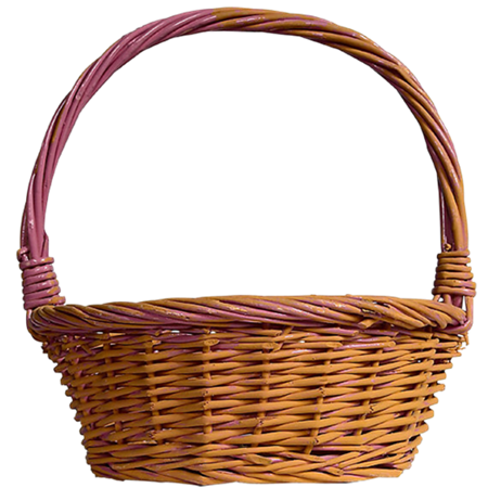 Корзинка пустая на белом фоне