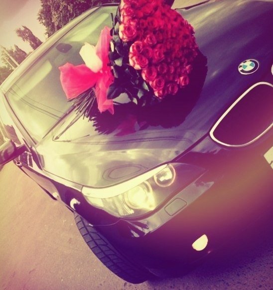 Рендж Ровер цветы в салоне