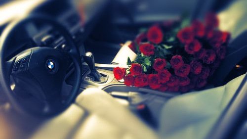 Букет в машине БМВ