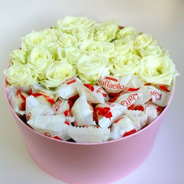 Букет с розами и Рафаэлло