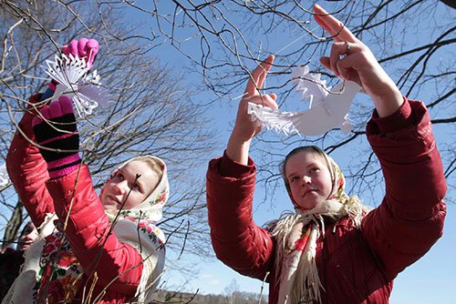 Гукать весну