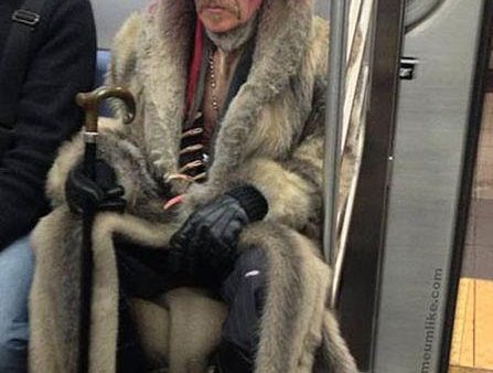 Ждем весну а она в метро катается