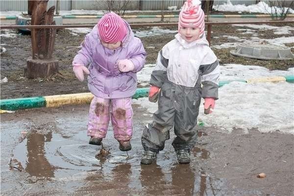 Лужи и снег