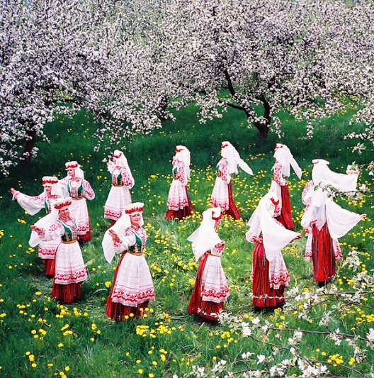 Весенний хоровод