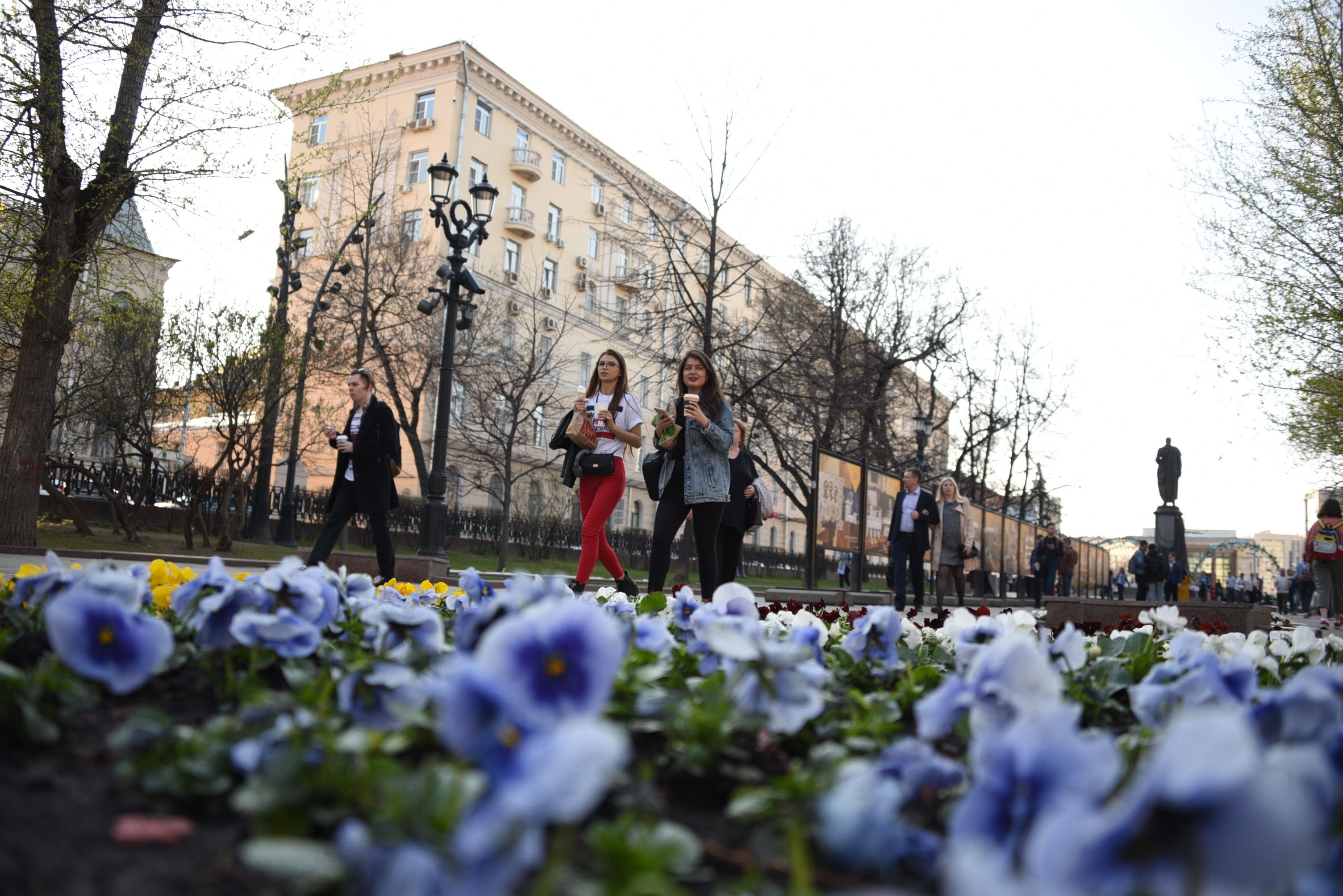 Погода в москве на 14 апреля. Апрель в городе.