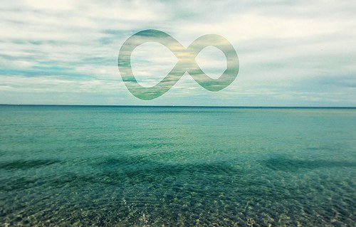 Знак бесконечности в природе