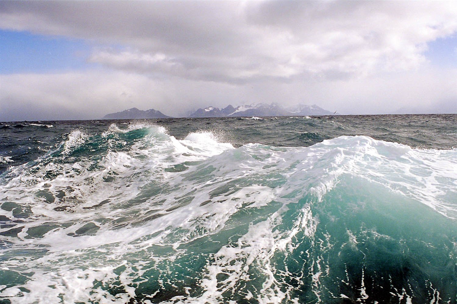 Приливная волна океана. Северный Ледовитый океан што. Восточно-Сибирское море шторм. Северный Ледовитый океан шторм. Северный Ледовитый океан Восточно-Сибирское море.