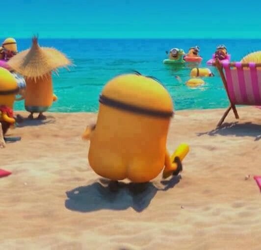 Миньоны на море