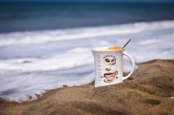 Утро на море с кофе