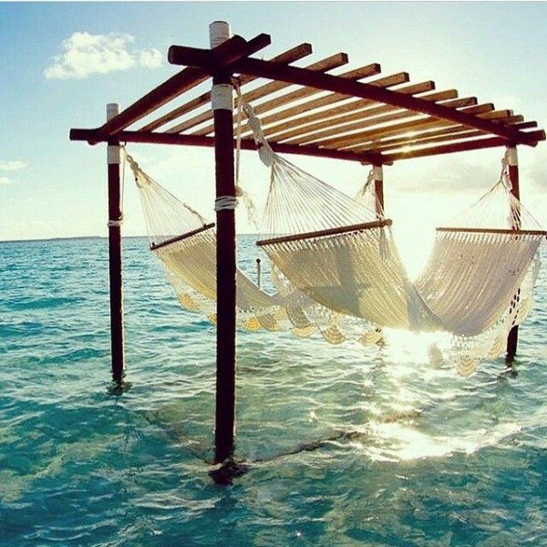 Качели в море