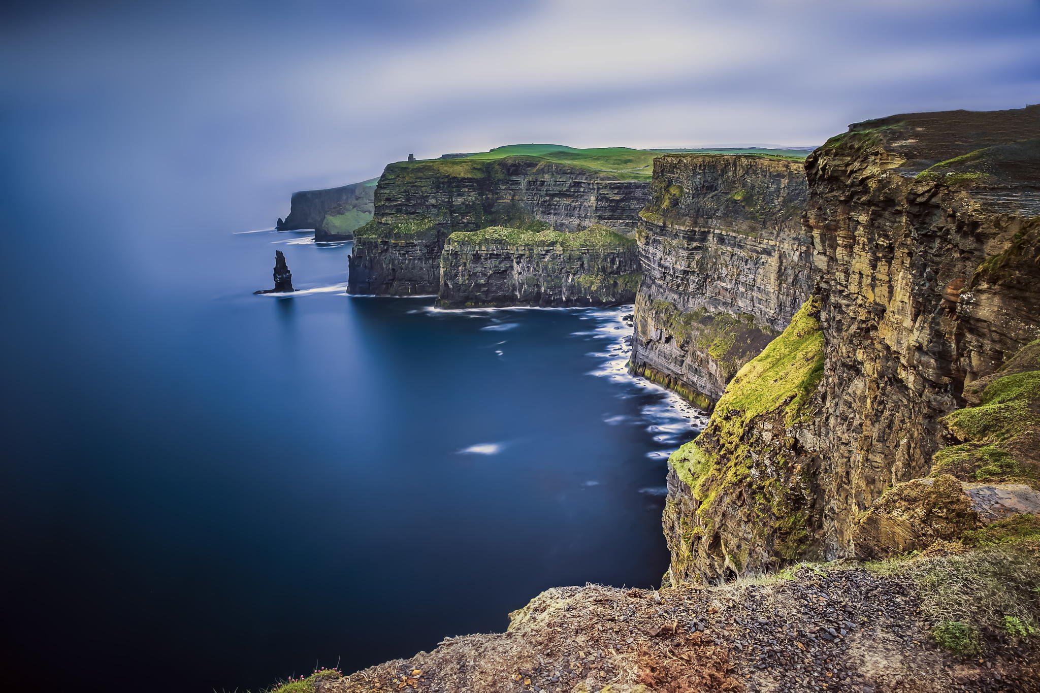 Black cliffs. Ирландия Дублин природа. Утёсы мохер Ирландия. Ортах скала Англия. Ирландия фьорды.