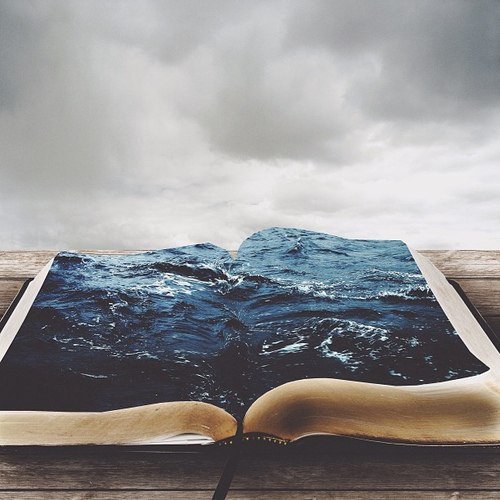Картинки книга на фоне моря (64 фото)