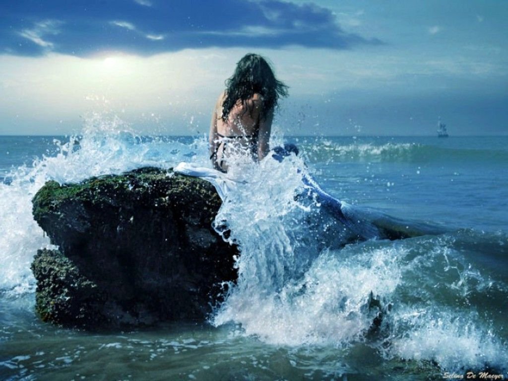 Бушующее море. Девушка-море. Девушка в волнах моря. Бушующее море и человек.