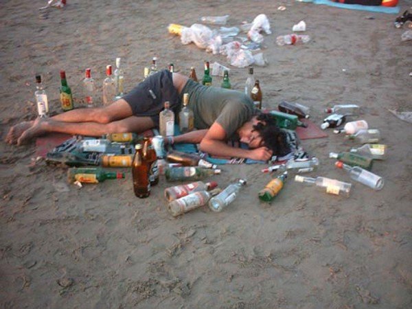 Толстые на пляже