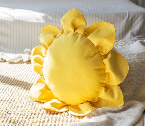 Подушка декоративная солнышко