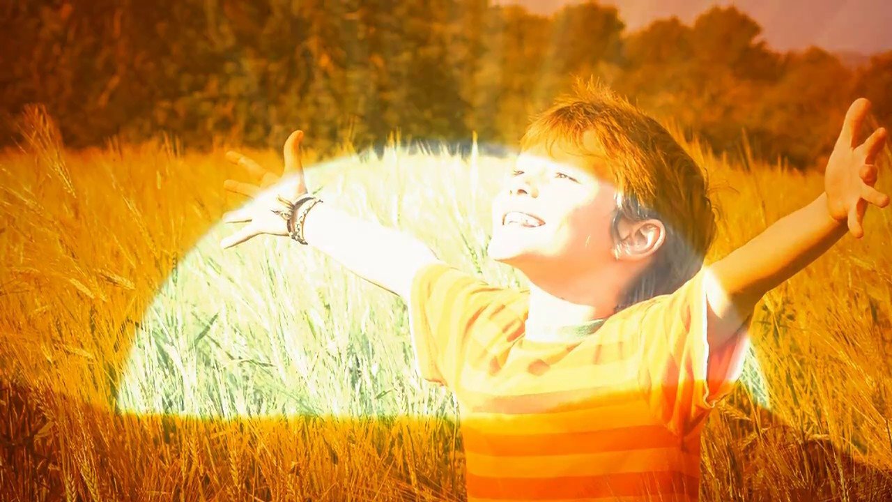 Солнце удивления. Дети солнца. Солнечные лучи для детей. Солнце и человек. Лучи солнца для детей.