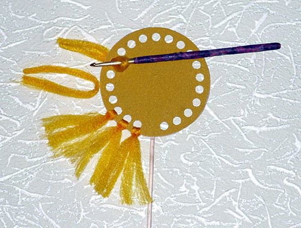 Солнце на палочке поделка