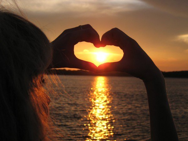 Сердечко руками