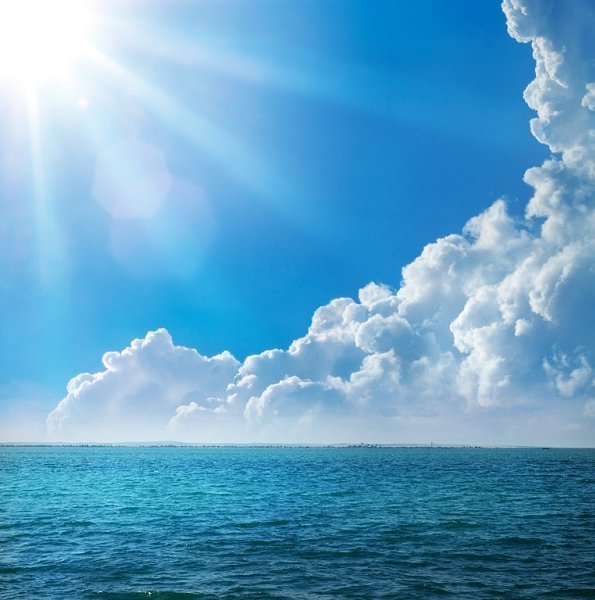 Отражение солнца в море