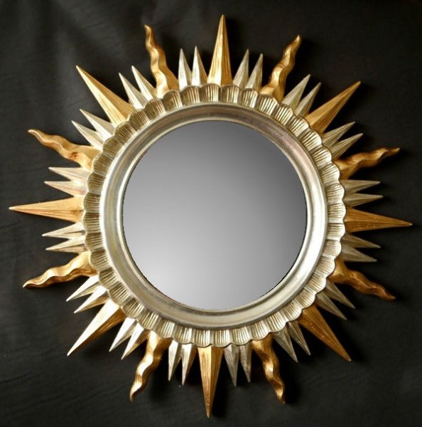 Круглое зеркало солнце