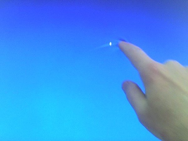 Ребенок указывает