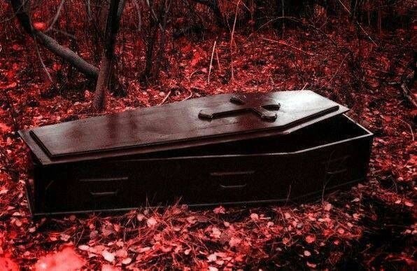 Череп с крестом