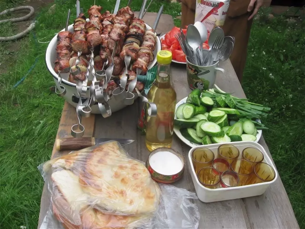 Шашлык в лесу