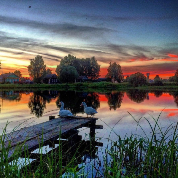 Закат на реке