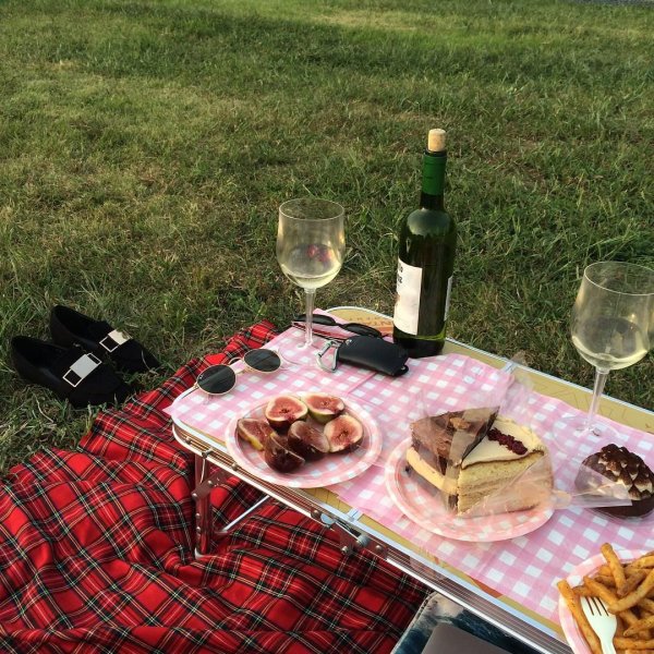 Романтический пикник на природе