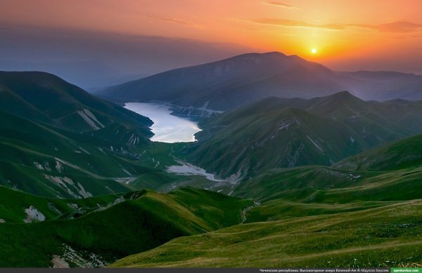 Горное озеро в Чечне Кезеной ам