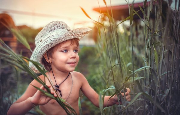 Фотосессия мальчика на природе