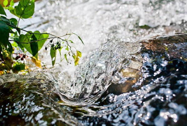 Вода журчит