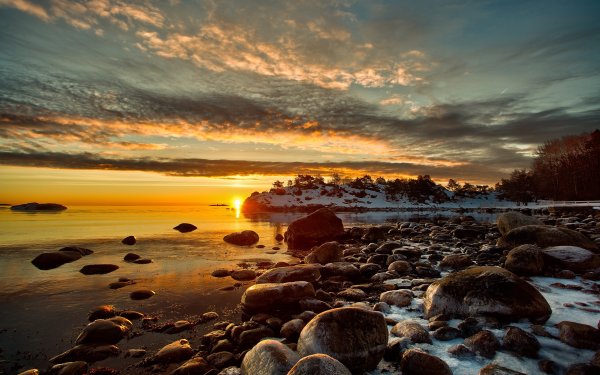 Море камни солнце