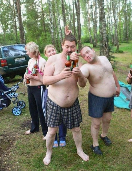 Массовая пьянка на природе