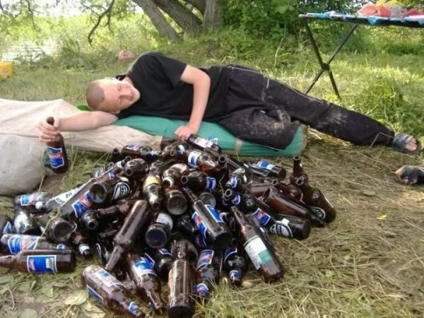 Пьяный пикник на природе