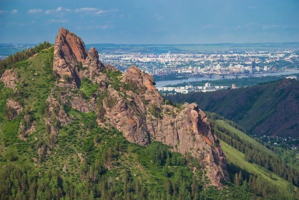 Скала такмак Красноярские столбы