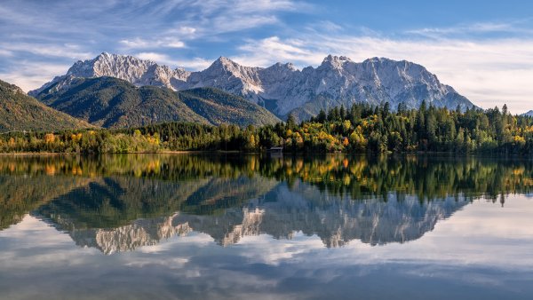 Альпийское предгорье с баварскими Альпами