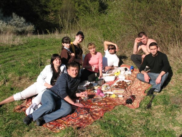 Шашлыки на природе с друзьями