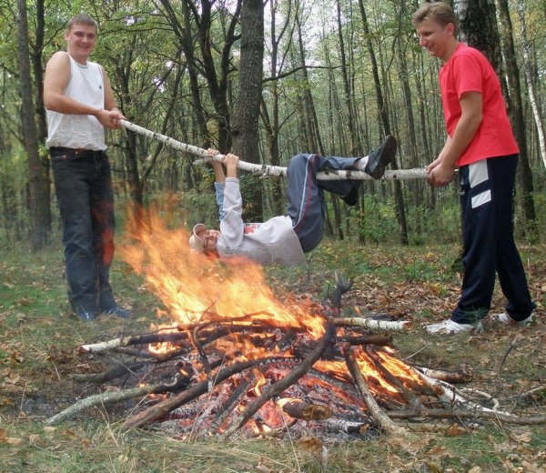 Шашлык в лесу