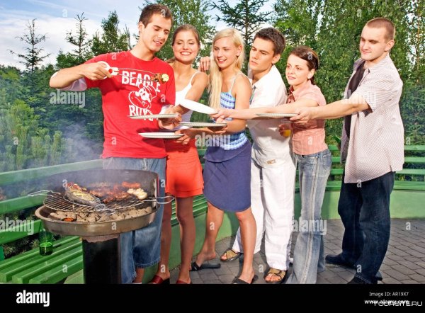 Шашлыки на природе с друзьями