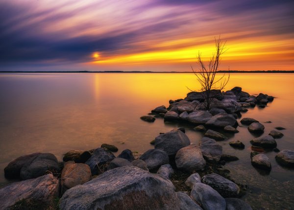 Вечер море камни