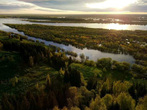 Манарага Уральские горы Северное сияние