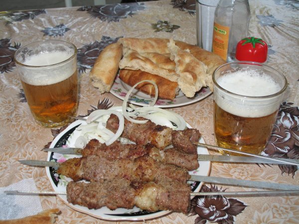 Шашлык и пиво на природе
