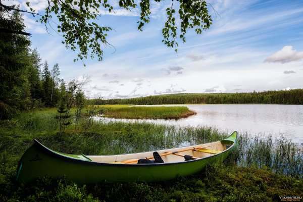 Речка с лодочкой